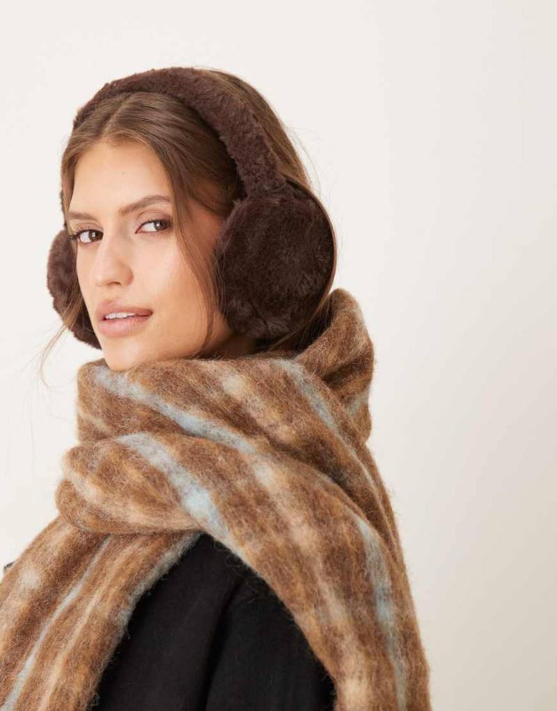 My Accessories - Ohrenschützer aus Kunstpelz in Braun-Brown My Accessories - Ohrenschützer aus Kunstpelz in Braun-Brown von My Accessories