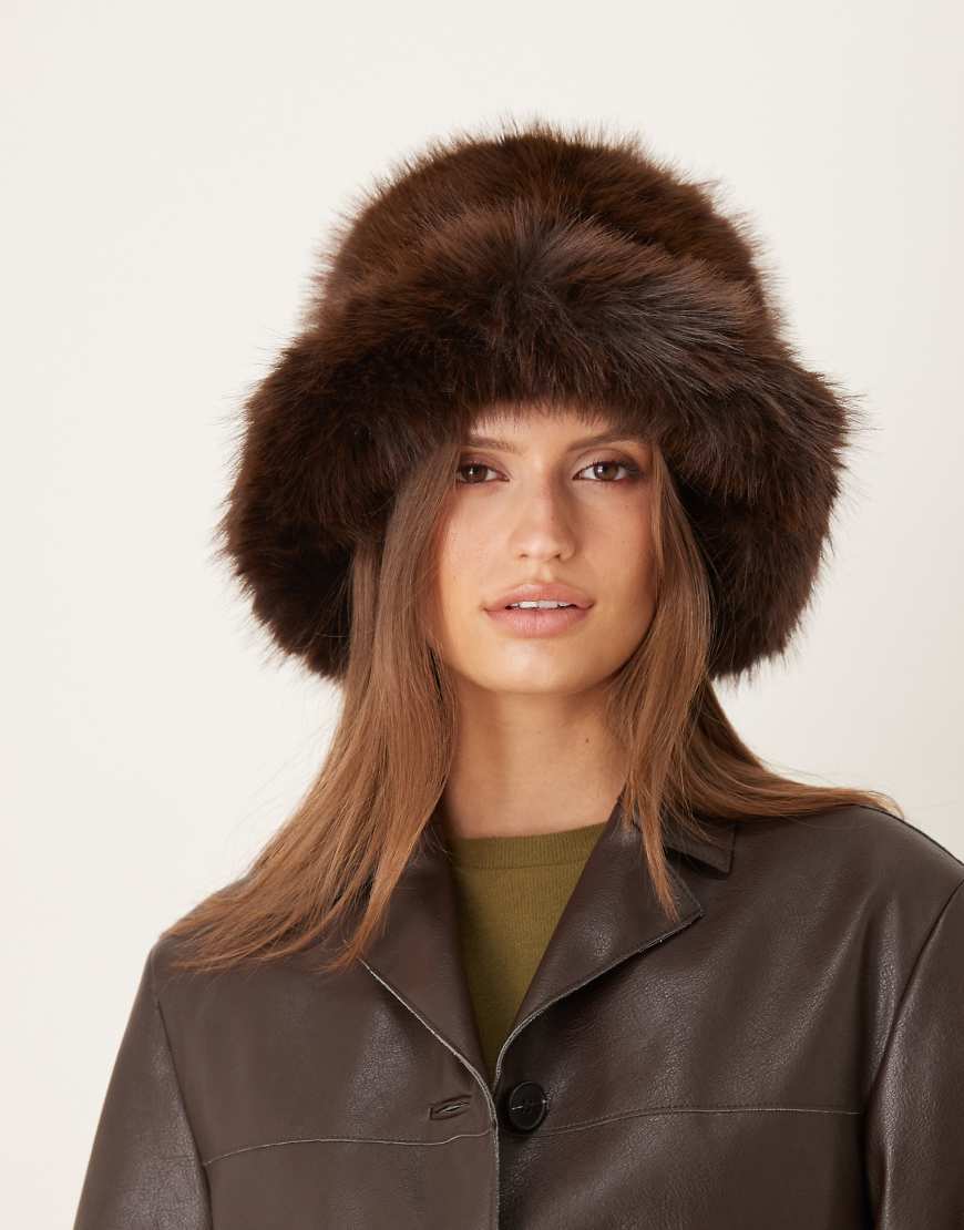 My Accessories - Oversize-Anglerhut aus Kunstpelz in Schokobraun-Brown von My Accessories