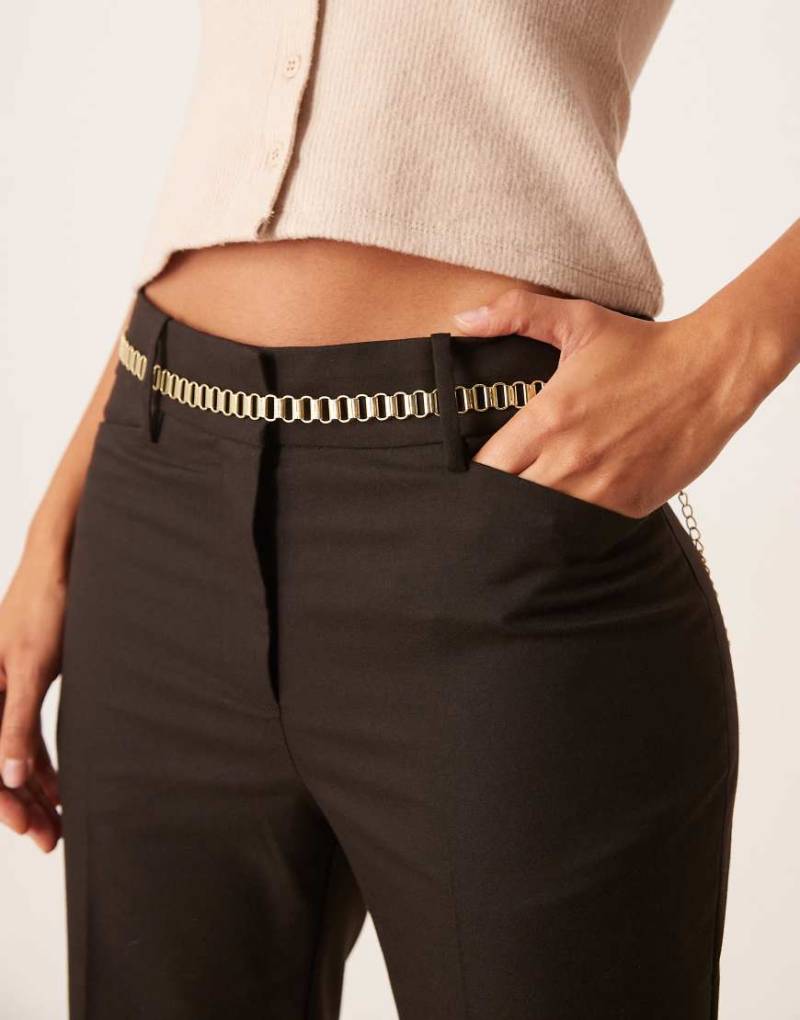 My Accessories - Schmaler Kettengürtel mit ovalen Gliedern in Gold-Goldfarben von My Accessories