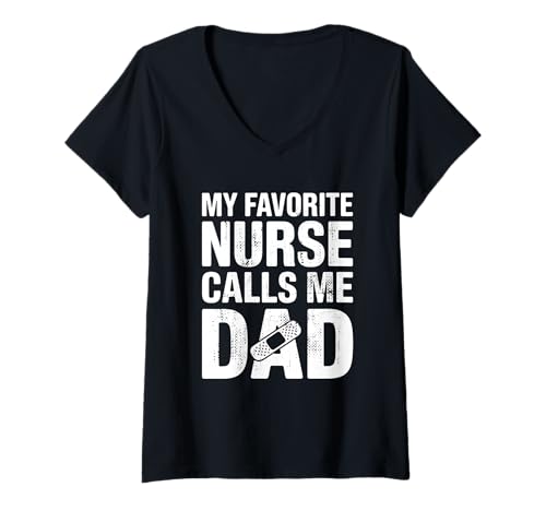 Damen My Favorite Nurse Calls Me Dad Fathers Day American Flag T-Shirt mit V-Ausschnitt Damen My Favorite Nurse Calls Me Dad Fathers Day American Flag T-Shirt mit V-Ausschnitt von My Favorite Nurse Calls Me Dad Retro American Flag