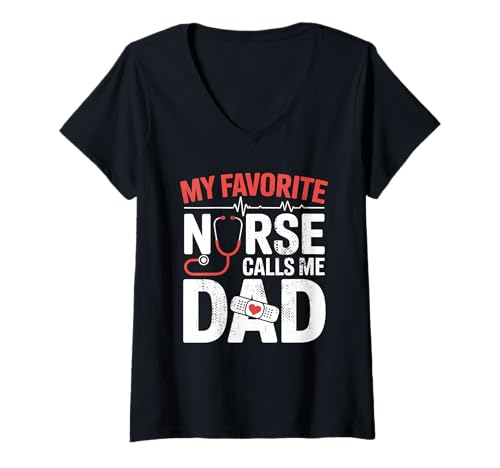 Damen My Favorite Nurse Calls Me Dad Fathers Day American Flag T-Shirt mit V-Ausschnitt von My Favorite Nurse Calls Me Dad Retro American Flag