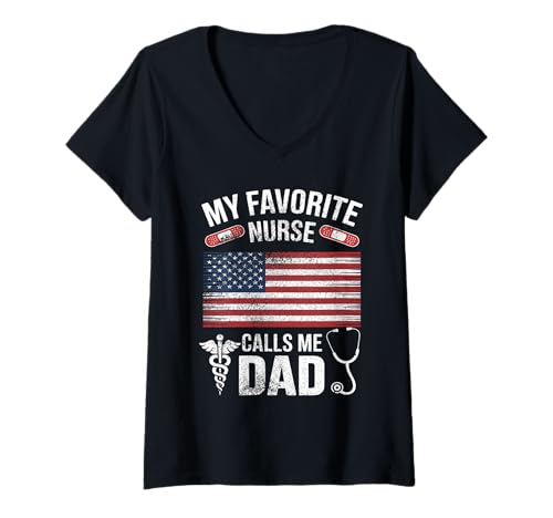Damen My Favorite Nurse Calls Me Dad Fathers Day American Flag T-Shirt mit V-Ausschnitt Damen My Favorite Nurse Calls Me Dad Fathers Day American Flag T-Shirt mit V-Ausschnitt von My Favorite Nurse Calls Me Dad Retro American Flag