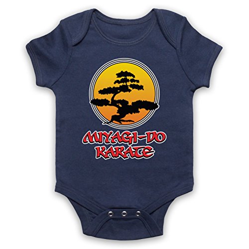 My Icon Art & Clothing Karate Miyagi Do Logo Bonsai Tree Dojo Logo Sports Film Babystrampler, Ultramarinblau, 12-18 Monate von My Icon Art & Clothing