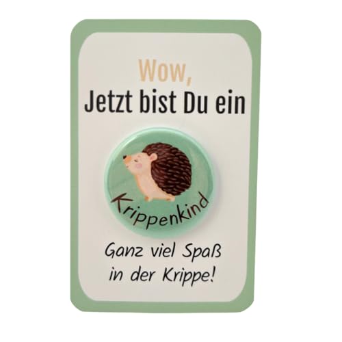 Krippenkinder Button „Igel“ mit Kärtchen - Sicherer Anstecker OHNE Nadel - Ideales Krippen- und Kitageschenk für den Start - Jungen und Mädchen von My Maisie