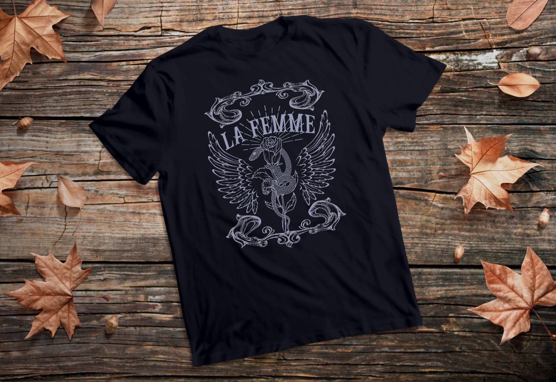La Femme Shirt Schlange Und Rose Dark Art Tshirt Femme, Frauen Shirts, Kurzarm Unisex T-Shirt La Femme Shirt Schlange Und Rose Dark Art Tshirt Femme, Frauen Shirts, Kurzarm Unisex T-Shirt von My4seasonsshop