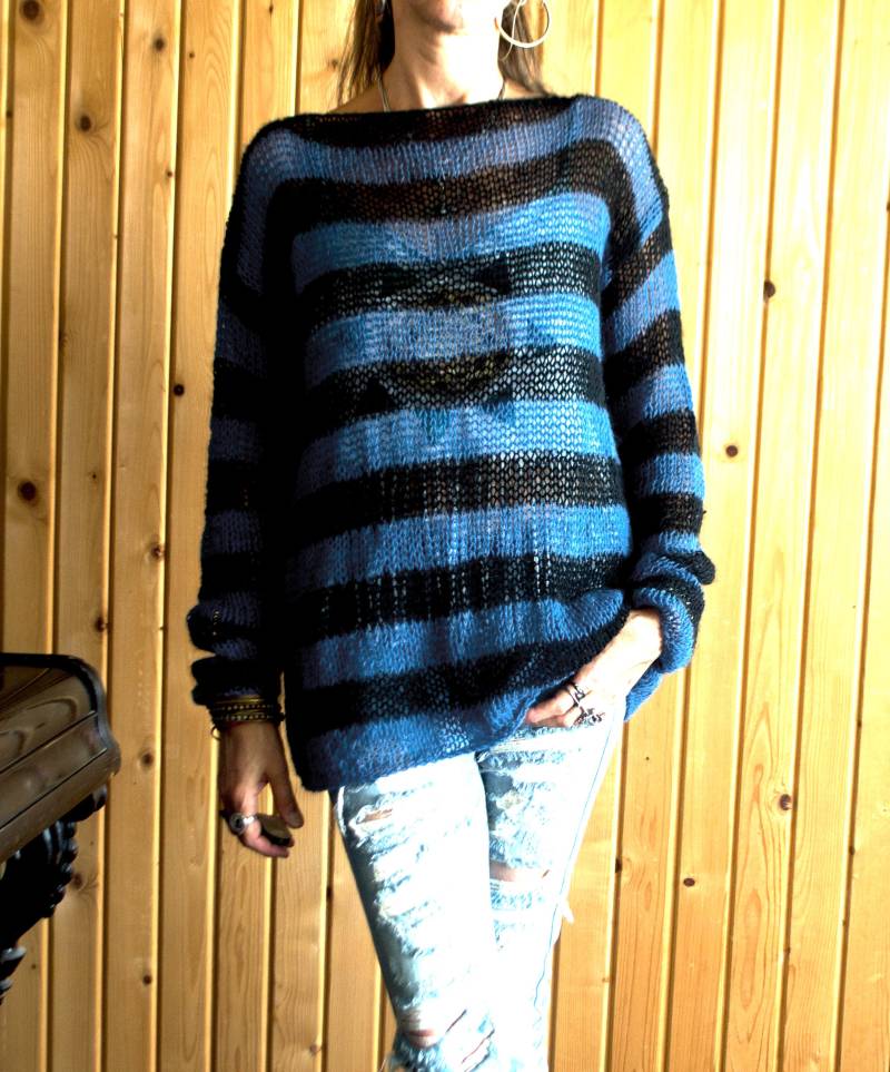 Gestreifter Mohairpullover, Locker Gestrickter Grunge-Pullover, Durchsichtiger Blau-Schwarz Gestreifter Punk-Mohairpullover von MyAqua