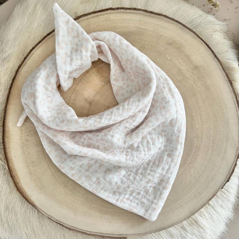 Halstuch Aus Weichem Musselin Mit Print Leo Blush von MyBabyEllaDE