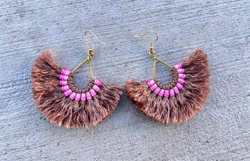 Blaue Quaste Ohrringe Gewebt Mit Dreischichtige Wachsschnur Blaue Quaste Ohrringe Gewebt Mit Dreischichtige Wachsschnur von MyBelovedCrafts