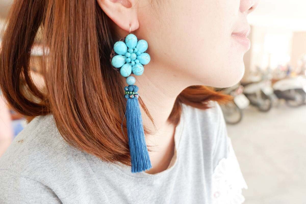 Blauer Blumenstein Mit Langen Quasten Ohrringen Blauer Blumenstein Mit Langen Quasten Ohrringen von MyBelovedCrafts