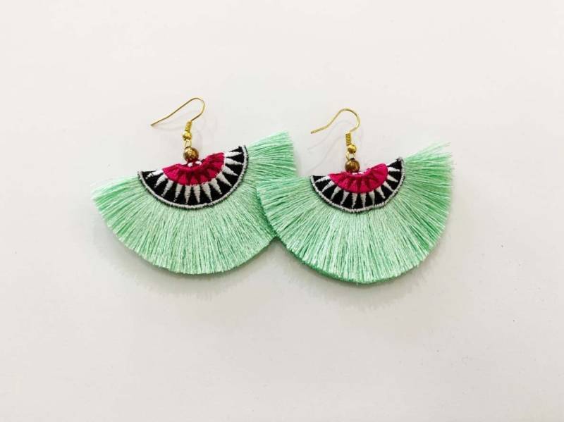 Grüne Mint Seide Quasten Ohrringe Handgemacht Hmong - 27 Grüne Mint Seide Quasten Ohrringe Handgemacht Hmong - 27 von MyBelovedCrafts