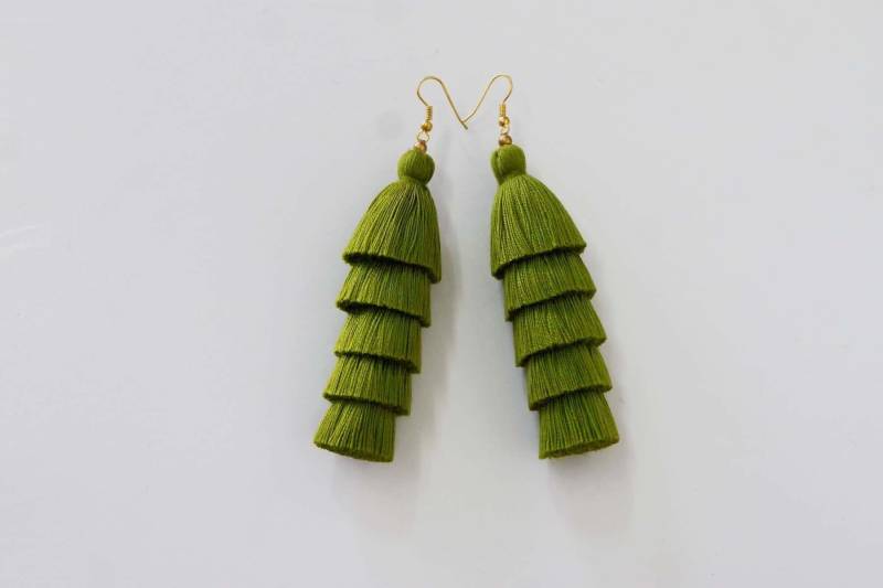 Hmong Handgemachte Fünf Überlagerte Quasten-Ohrringe von MyBelovedCrafts