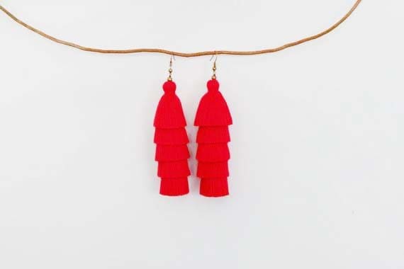 Rote Quastenohrringe Handgemachte Gestufte Fransenohrringe Rote Quastenohrringe Handgemachte Gestufte Fransenohrringe von MyBelovedCrafts