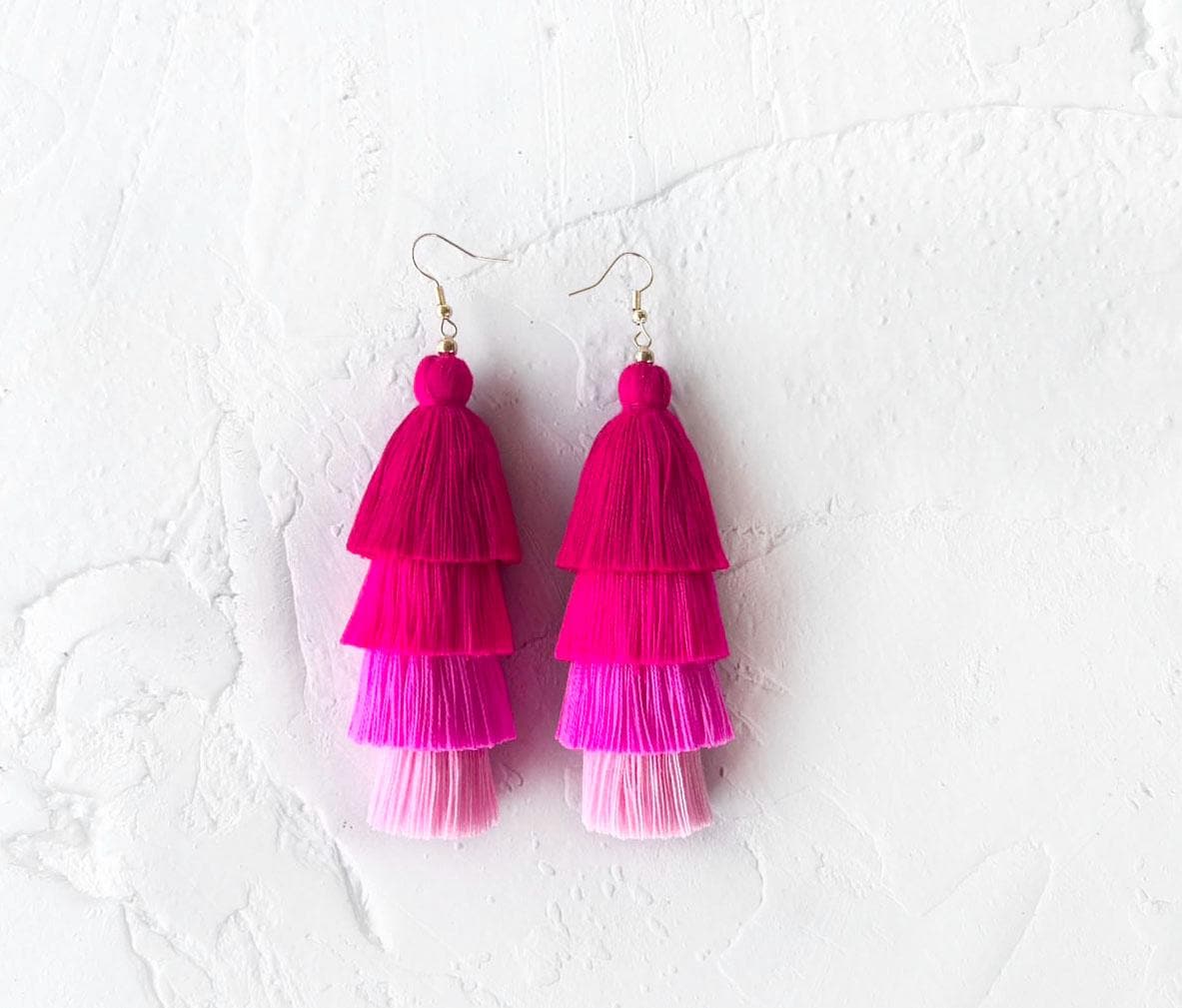 Vier Überlagerte Rosa Quasten-Ohrringe, Hmong Ohrringe Vier Überlagerte Rosa Quasten-Ohrringe, Hmong Ohrringe von MyBelovedCrafts