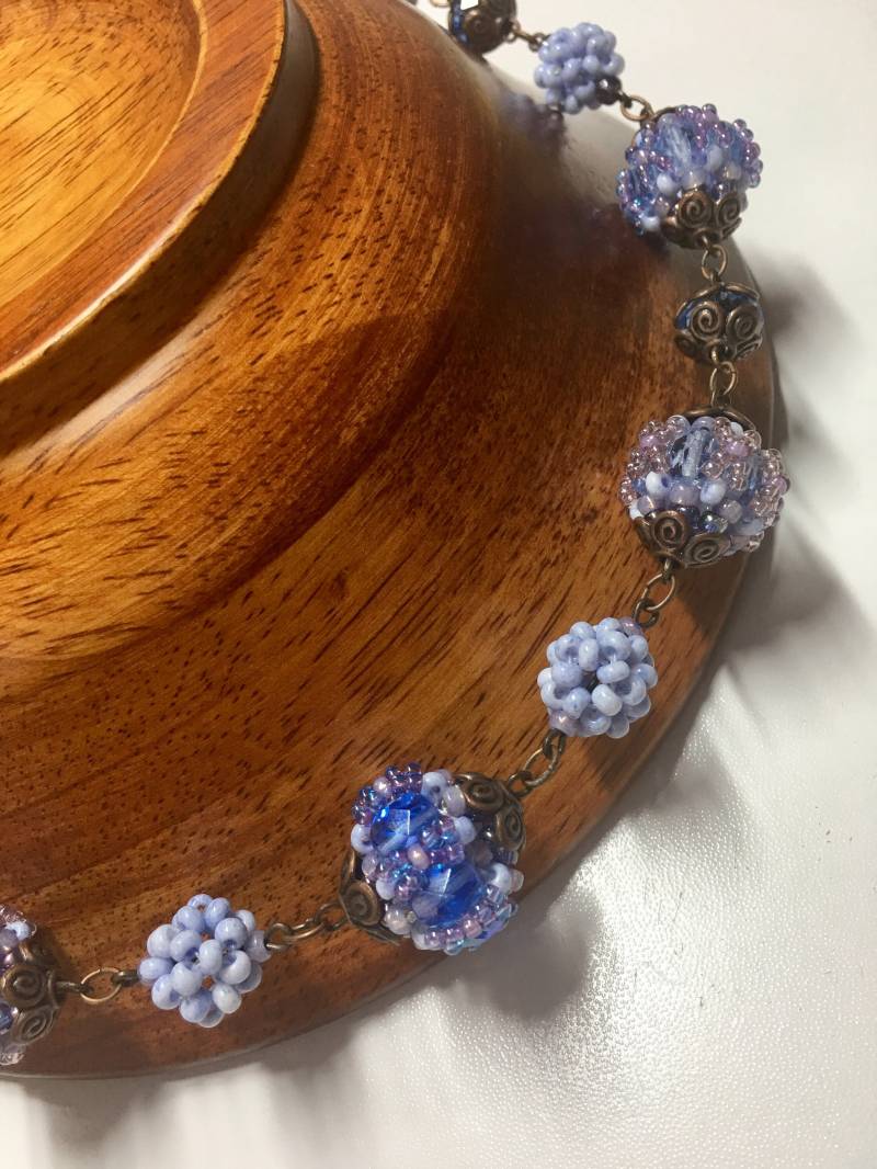 Handgemachte Lila Perlenkette Violette Perlenarbeit von MyBirdsAndMore
