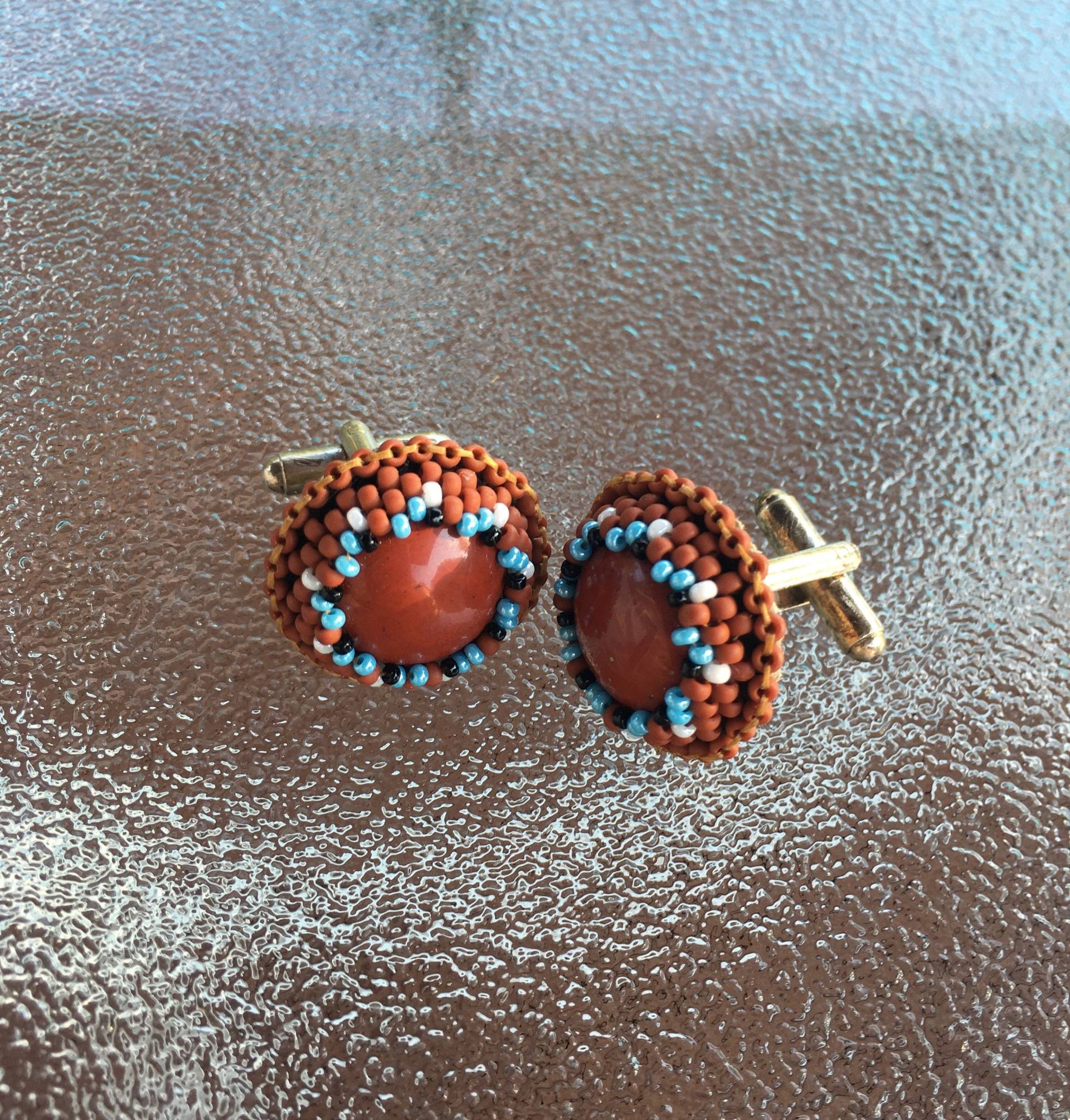 Roter Jaspis Edelstein Manschettenknöpfe Perlen Gestickter Schmuck von MyBirdsAndMore