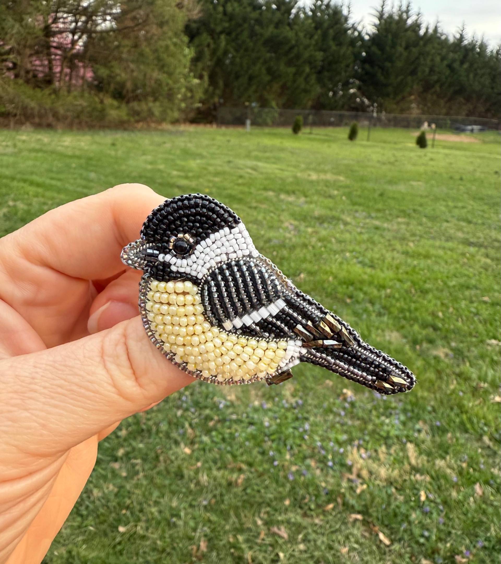 Schwarzkopfmeisen Brosche Gestickter Vogel Anstecknadel Schwarzkopfmeisen Brosche Gestickter Vogel Anstecknadel von MyBirdsAndMore
