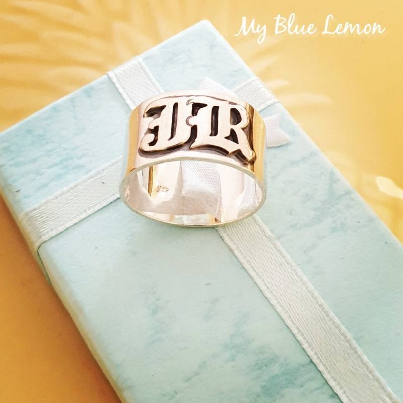 Gothic Initialring Massives Sterling Silber 925 Mit Individuellem Monogramm von MyBlueLemon