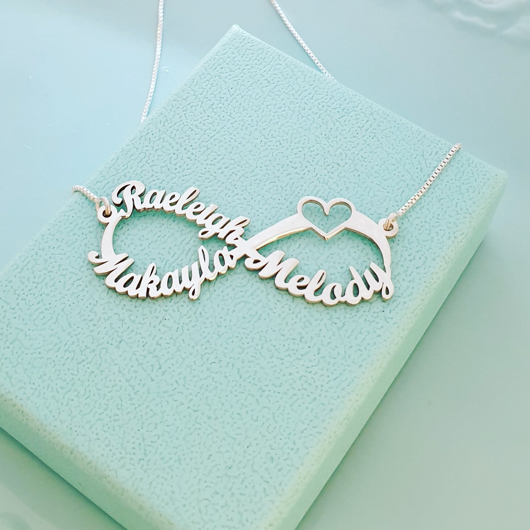 Infinity Name Halskette Personalisierte Forever Symbol Liebe Familie Anhänger Und Kette von MyBlueLemon