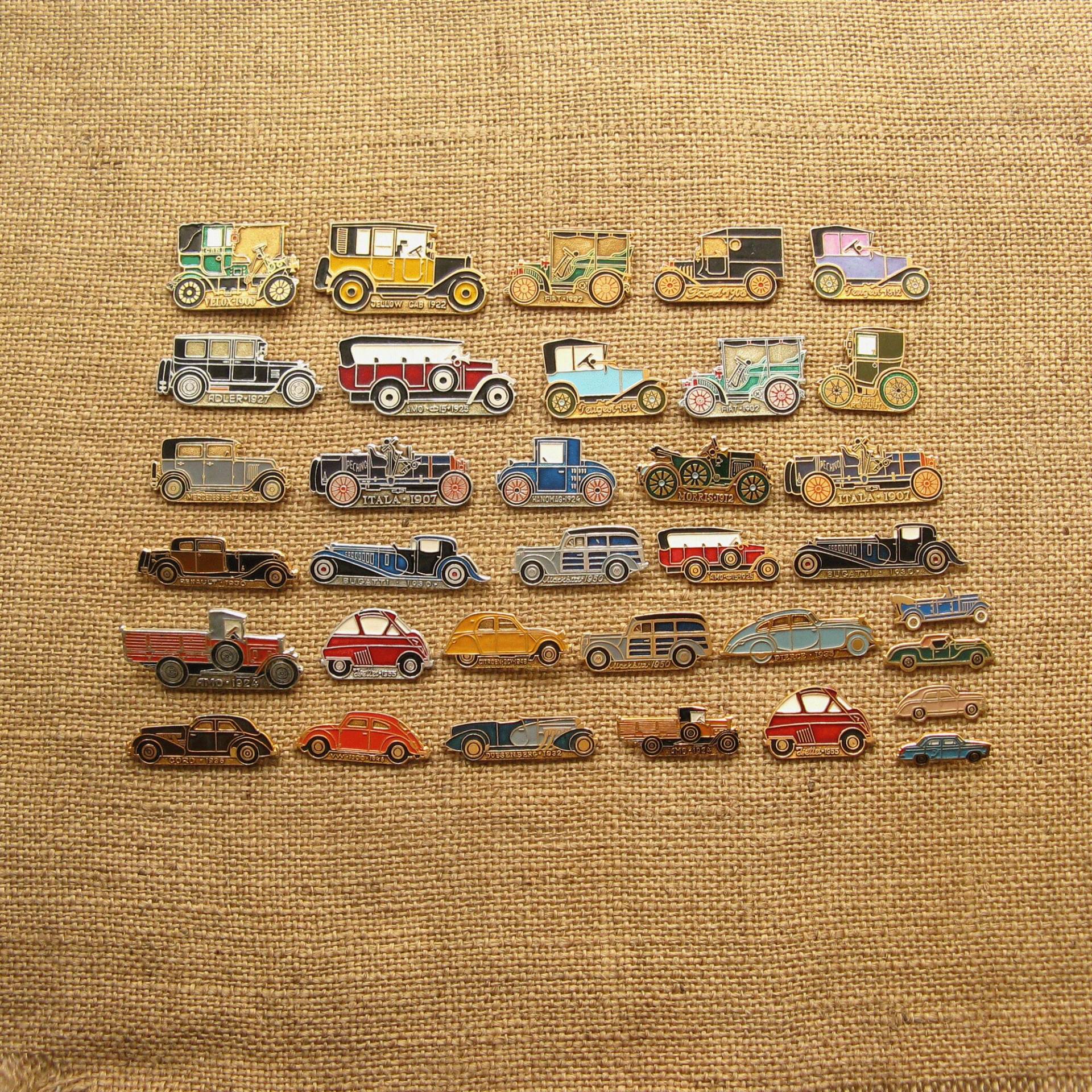 Vintage Auto-Anstecker Udssr Retro Automobile Abzeichen, 34Er Set von MyBootSale