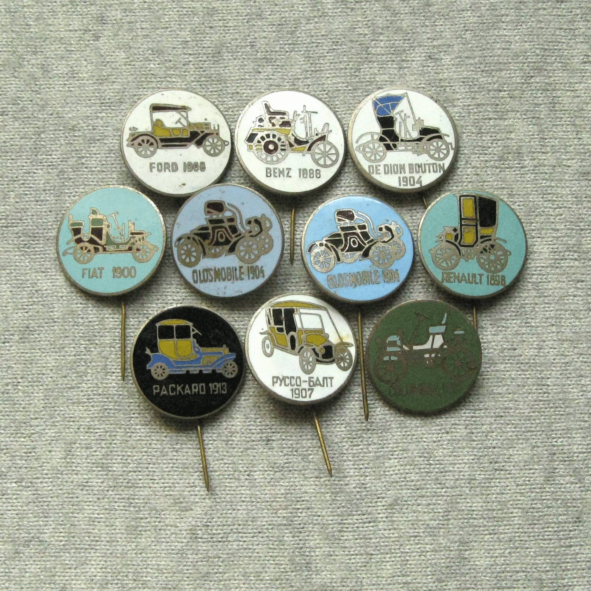 Vintage Auto Emaille Anstecknadeln Retro Badges, Fahrer Anstecknadeln | 10Er Set von MyBootSale