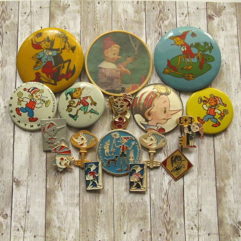 Vintage Burattino Pins Goldener Schlüssel Pinocchio Udssr Cartoon | 17Er Set von MyBootSale