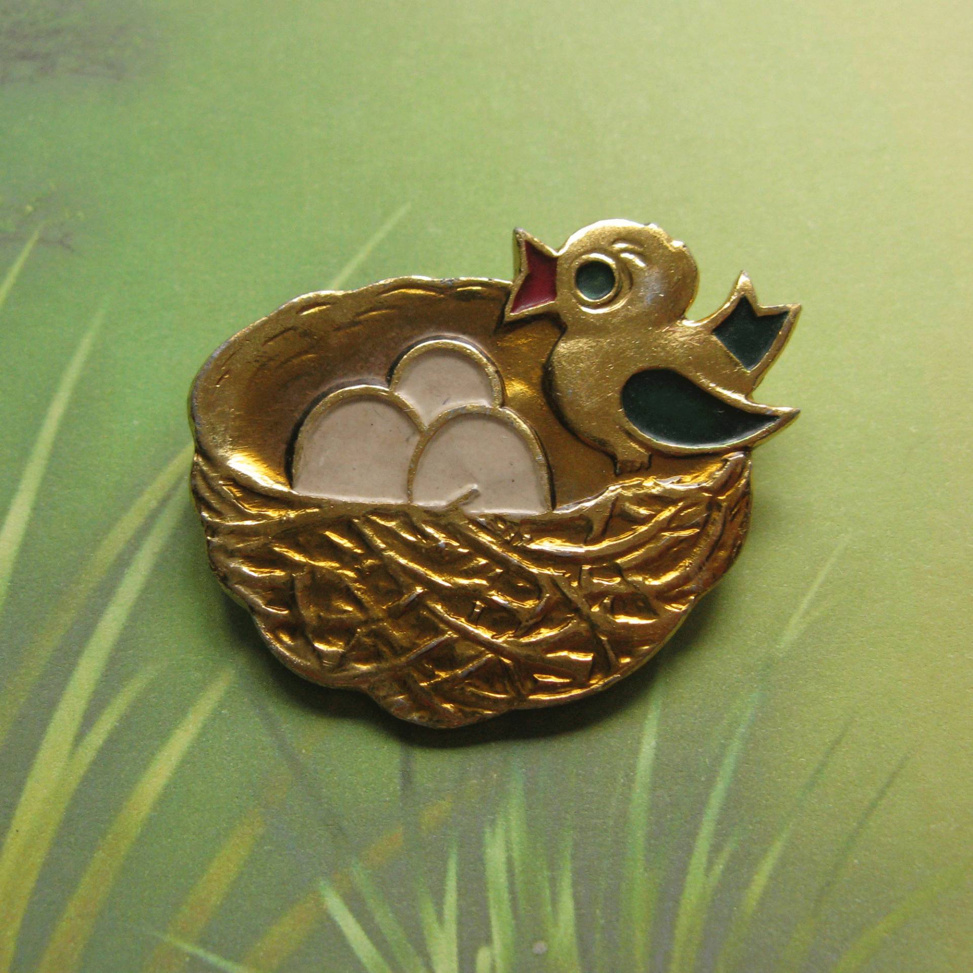 Vintage Udssr Huhn Pin Vogel Im Nest Metallabzeichen von MyBootSale