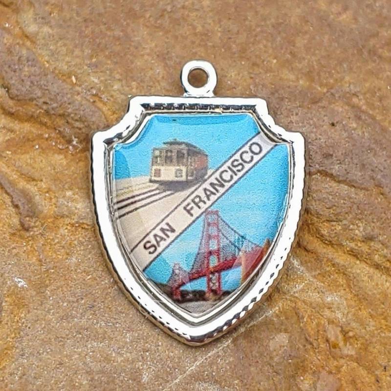 Vintage San Francisco Anhänger Sterling Silber Drahtseilbahn & Golden Gate Bridge Vintage San Francisco Anhänger Sterling Silber Drahtseilbahn & Golden Gate Bridge von MyCharmedLifeStudio