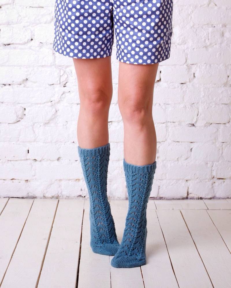 Blaue Spitze Kniestrümpfe Aus Merino Wolle Handgestrickte Beinwärmer | Us6-8/Euro37-39 von MyCharmingWool