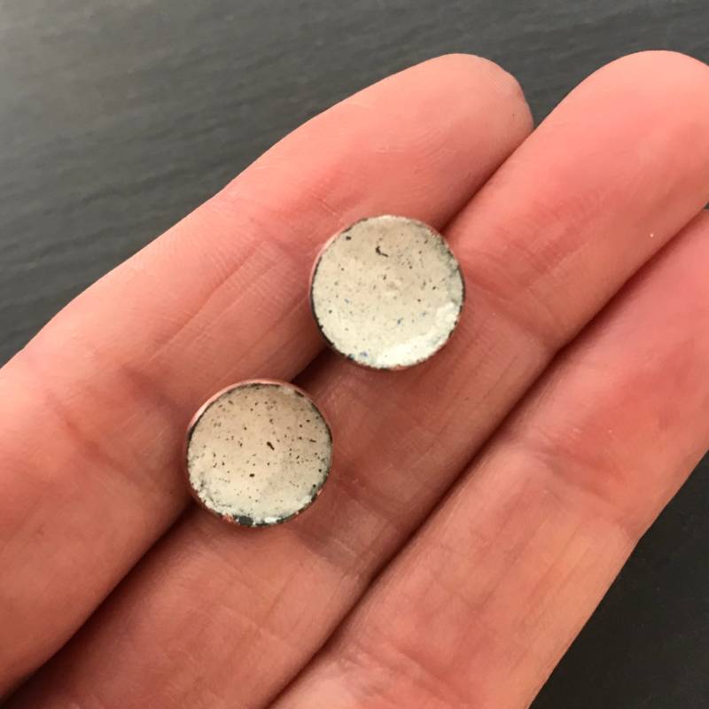 Buttermilch Konkav Emaille Kupfer Ohrstecker Buttermilch Konkav Emaille Kupfer Ohrstecker von MyCherryPieJewellery