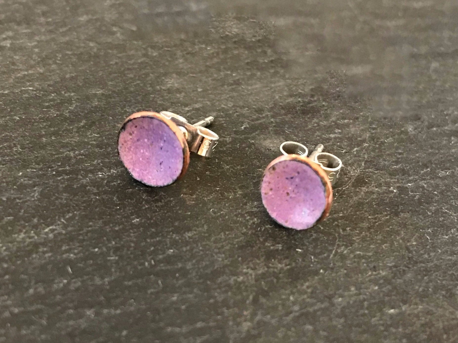 Emaille Ohrstecker, Kupfer Geburtstagsgeschenk Für Sie, Handgemachter Kupferschmuck, Bunte Ohrstecker Emaille Ohrstecker, Kupfer Geburtstagsgeschenk Für Sie, Handgemachter Kupferschmuck, Bunte Ohrstecker von MyCherryPieJewellery