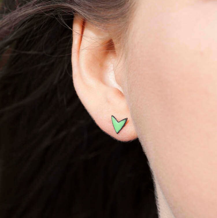 Grüne Ohrstecker - Grüne Emaille Ohrringe Frühling Grün Kupfer Schmuck Hellgrün von MyCherryPieJewellery