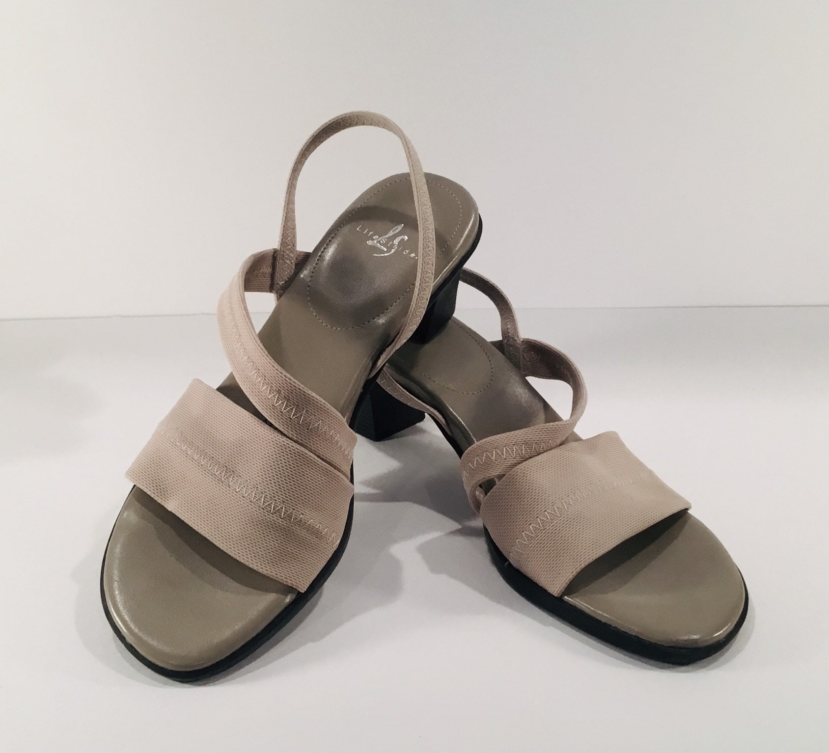 Damen Lifestride Slingback-Sandalen Mit 2 1/2-Zoll-Absatz/Größe 7 M von MyClassiCupboard