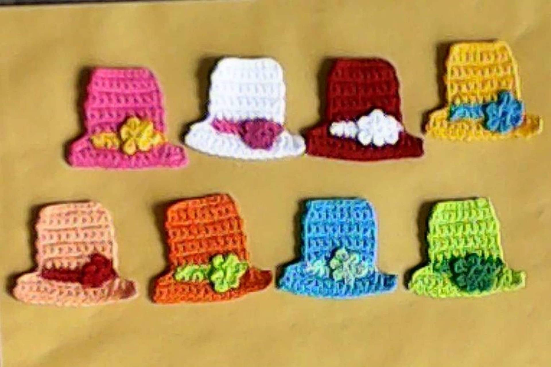 8 Stück Miniatur Hüte Mit Verzierung, Häkeln Mini Hut, Handgemachte Hüte, Puppenhaus Miniatur, Kindergarten Verzierungen von MyCrochetings