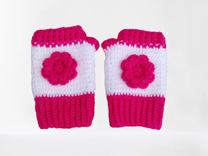 Gehäkelte Fingerlose Handschuhe Mit Großer Häkelblume in Pink, Winterhandschuhe, Weiß Dicke Wolle Armstulpen von MyCrochetings