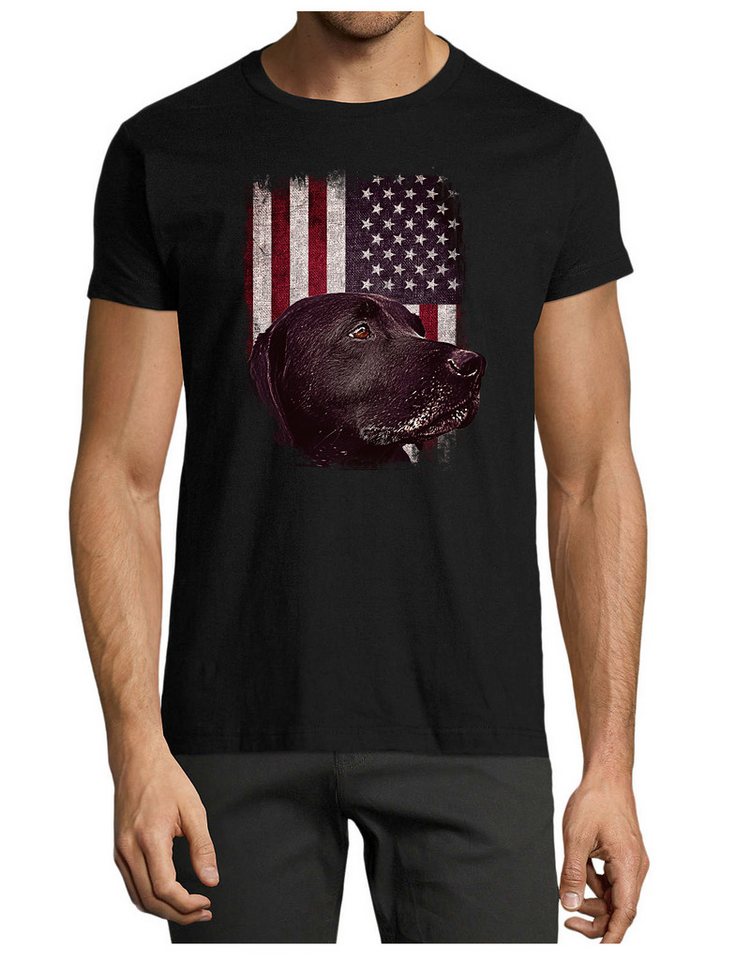 MyDesign24 T-Shirt Herren Hunde Print Shirt - Schwarzer Labrador vor USA Flagge Baumwollshirt mit Aufdruck Regular Fit, i246 von MyDesign24