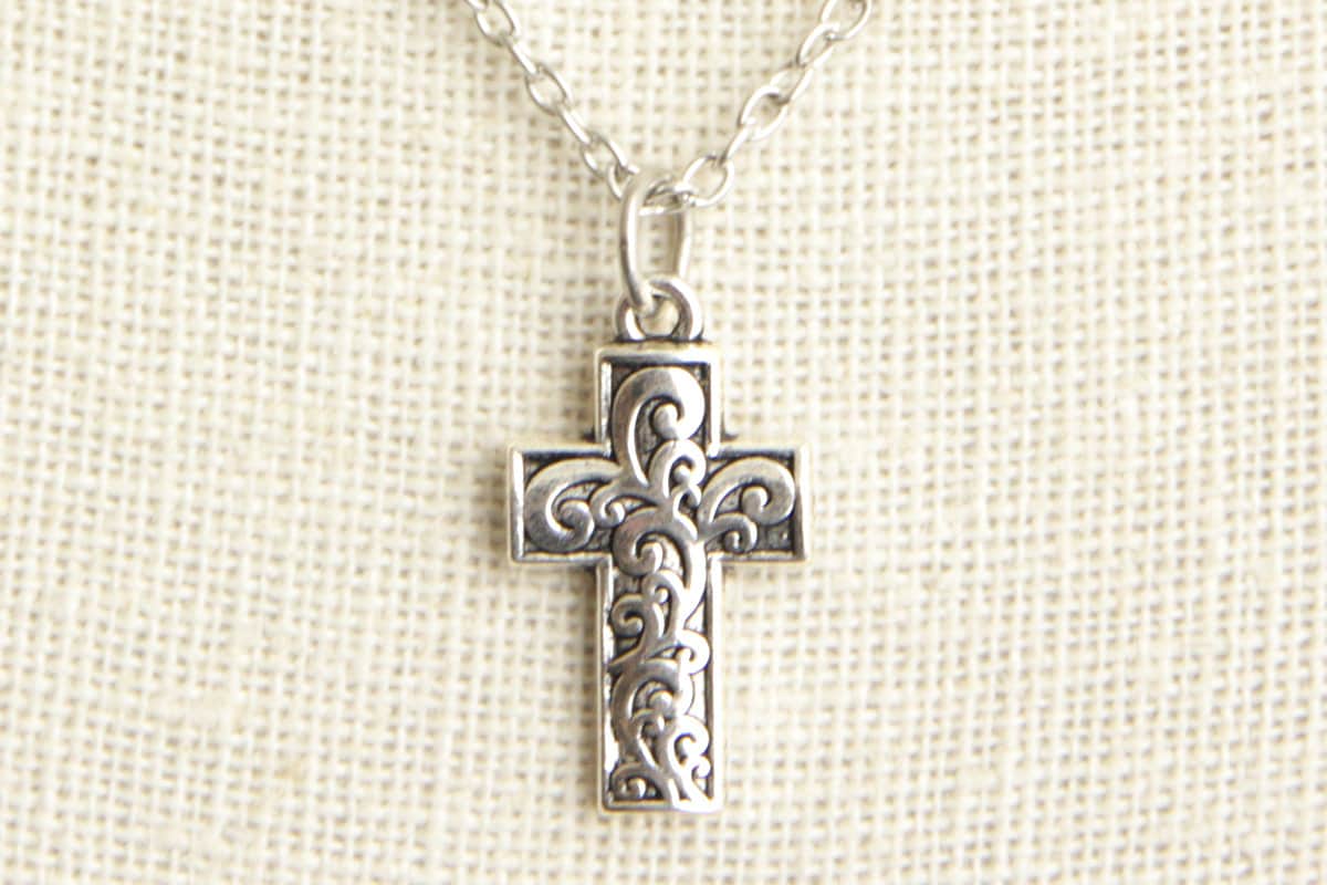 Brokat Kreuz Halskette. Anhänger Christlichen Schmuck. Silber Christliche Handgemachte Brokat Kreuz Halskette. Anhänger Christlichen Schmuck. Silber Christliche Handgemachte von MyDivineFelicity