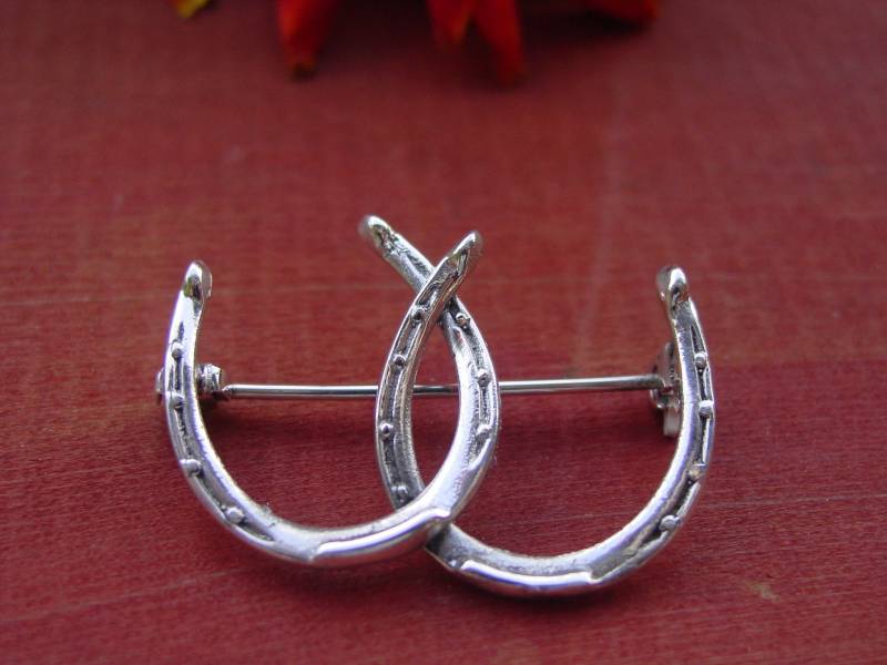 Doppelhufeisen Aus Sterlingsilber Reitsport Brosche von MyEquestrianJewelry