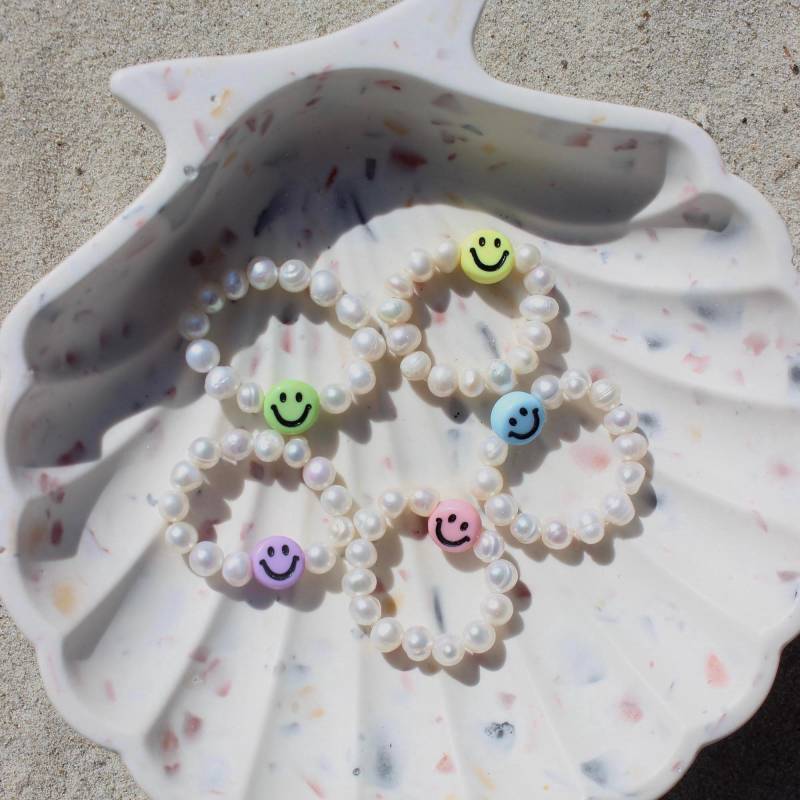 Perlenring Smiley | Süßwasserperlen Happy Face Colorful Bunter Ring Glücksbringer Schmuck Freundschaftsring Geschenk von MyEssentials4u