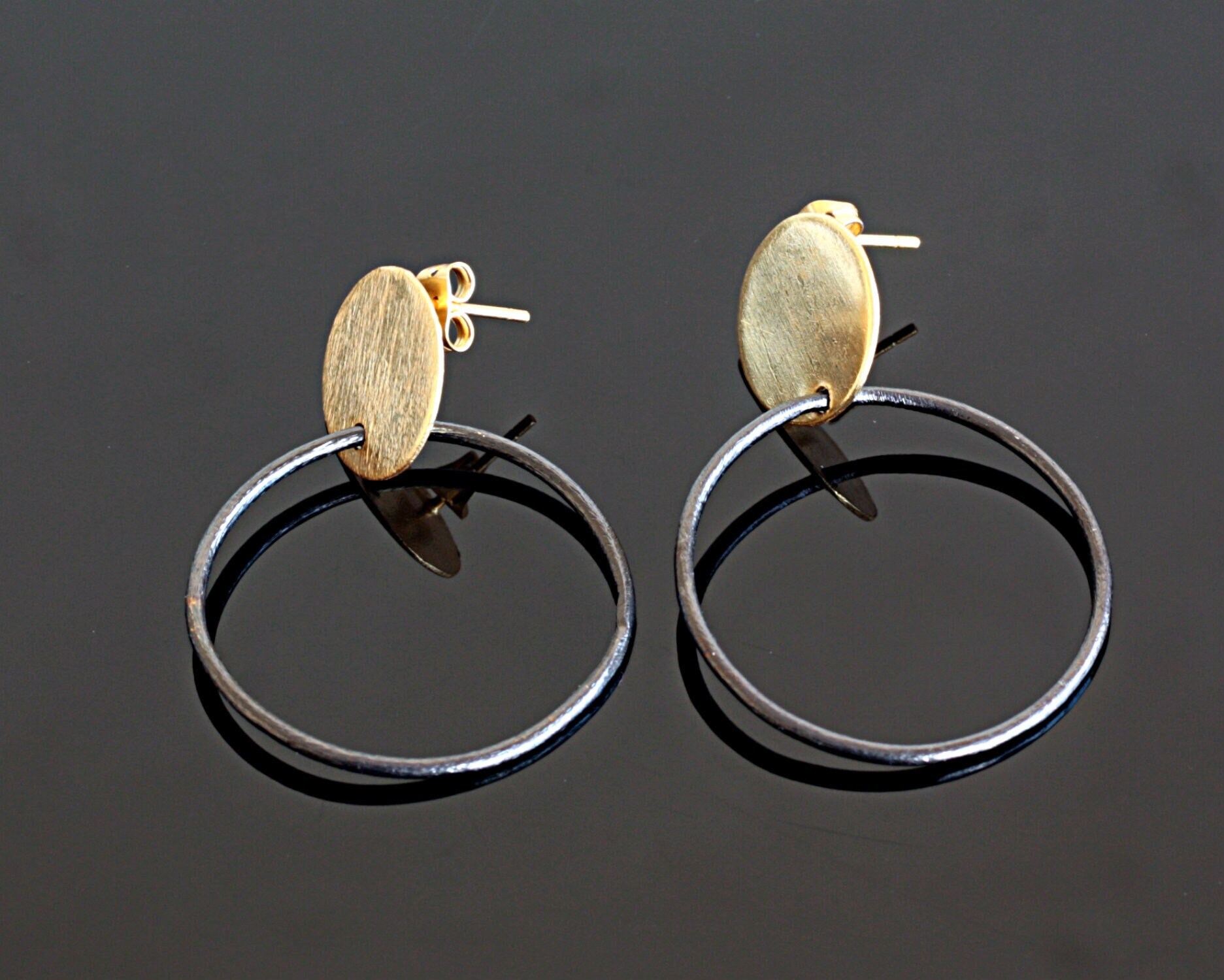 Creolen Ohrringe, Schwarz Rhodiniert Vergoldet Schmuck, Leichte Nickelfreie Zweifarbige Ohrringe Creolen Ohrringe, Schwarz Rhodiniert Vergoldet Schmuck, Leichte Nickelfreie Zweifarbige Ohrringe von MyEthnicVillage