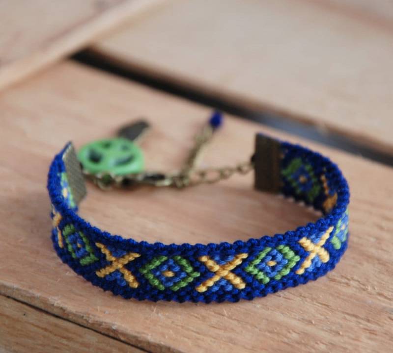 Grüner Traumfänger, Mehrfarbiges Armband, Kleiner Traumfänger Geo Buntglas Wayuu Mini Mandala Armband von MyFantasies