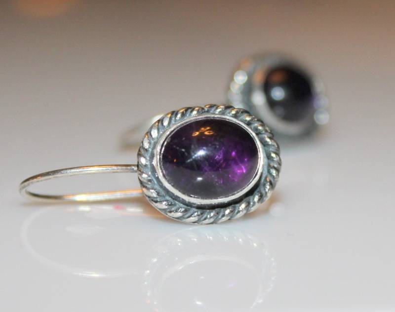 Amethyst Sterling Silber Ohrringe Geflochtenes Cabochon, Februar Geburtsstein Amethyst Sterling Silber Ohrringe Geflochtenes Cabochon, Februar Geburtsstein von MyFascinationStreet