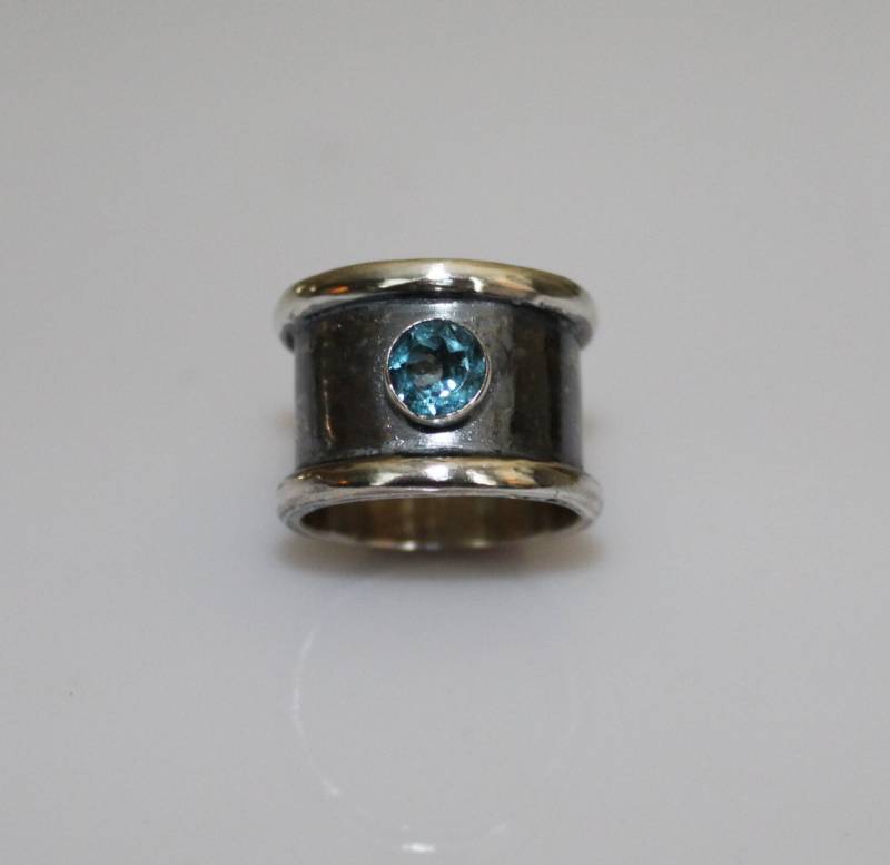Blautopas Ring - Oxidierter Topas London Zigarrenring Rustikaler Breiter Band Silberring Blautopas Ring - Oxidierter Topas London Zigarrenring Rustikaler Breiter Band Silberring von MyFascinationStreet