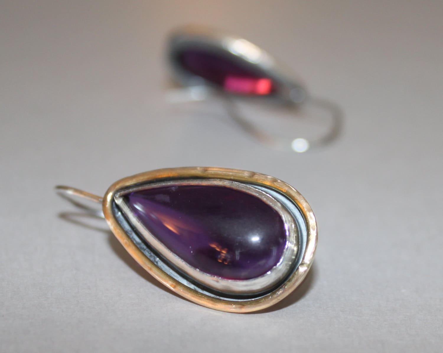 Oxidierte Sterling Silber Amethyst Ohrringe Gold Filled Draht, Februar Geburtsstein Oxidierte Sterling Silber Amethyst Ohrringe Gold Filled Draht, Februar Geburtsstein von MyFascinationStreet