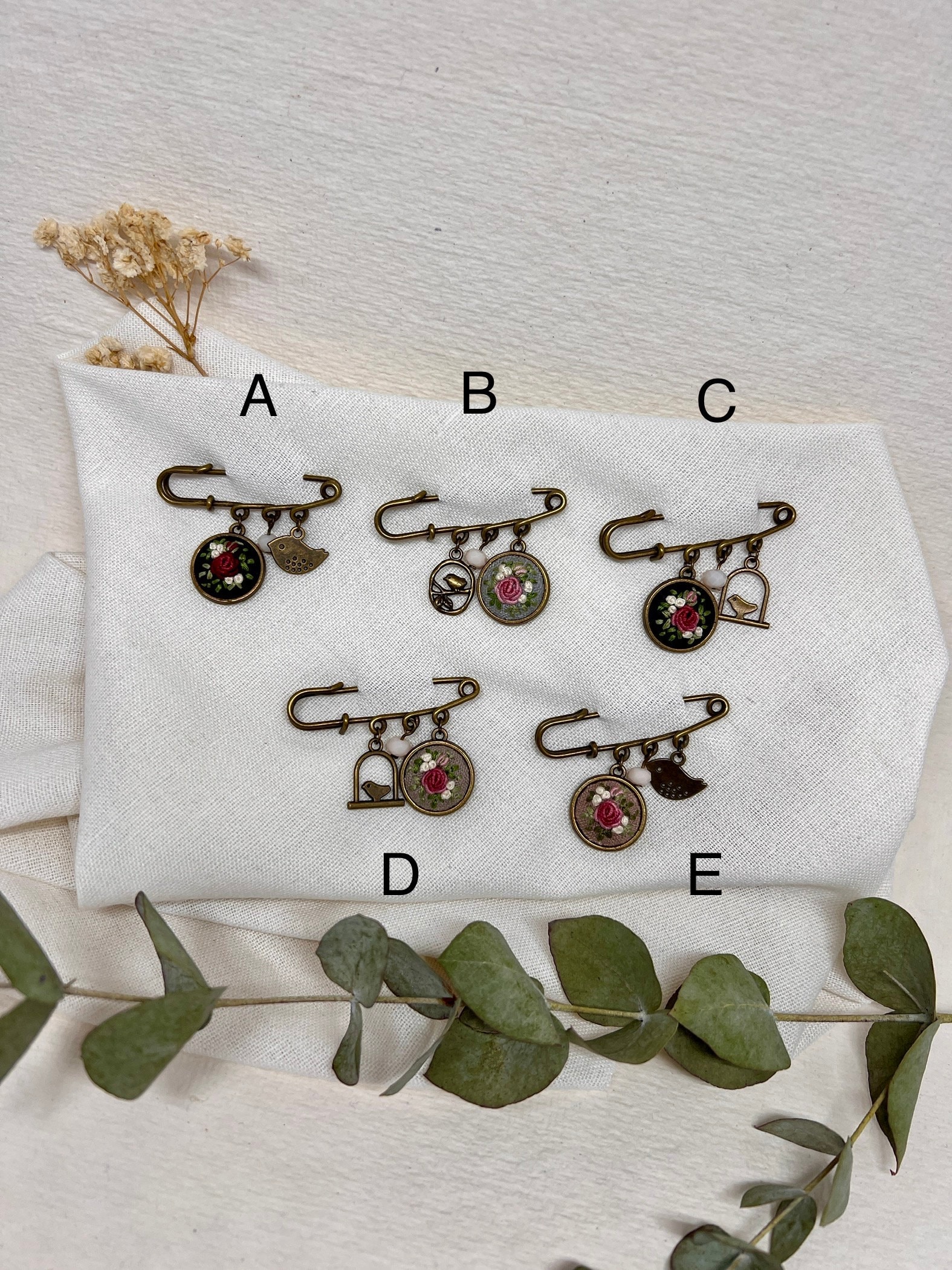 Diese Handgefertigte Brosche Ist Ein Perfektes Geschenk Für Sie von MyFazyStudio