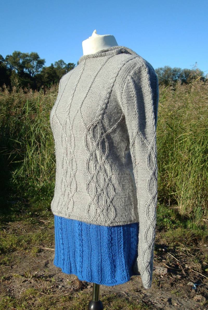 Damen Pullover Grau Gestrickter Kapuzenpullover Mit Zopffarbe, Größe Veränderbar Weihnachtsgeschenk von MyFireflyFactory