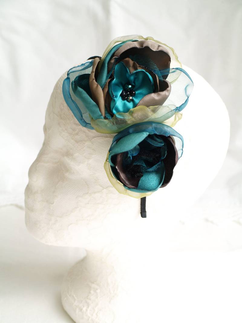 Blaugrünes Blumen Haarband Seidenblumen Fascinator, Schwarze Spitze Tiara Blaugrünes Blumen Haarband Seidenblumen Fascinator, Schwarze Spitze Tiara von MyFlowerAccessories