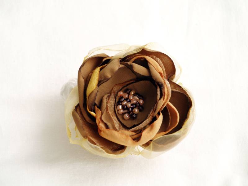 Camel Braune Stoff Brosche Khaki Herbst Haarspange Camel Braune Stoff Brosche Khaki Herbst Haarspange von MyFlowerAccessories