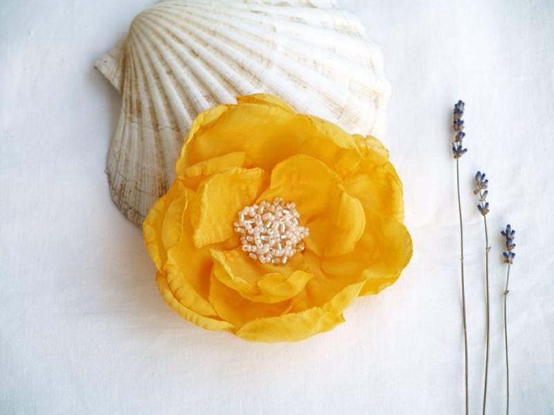 Gelbe Chiffon Blumen Brosche Handgefertigte Ansteckblume, Ansteckblume Gelbe Chiffon Blumen Brosche Handgefertigte Ansteckblume, Ansteckblume von MyFlowerAccessories