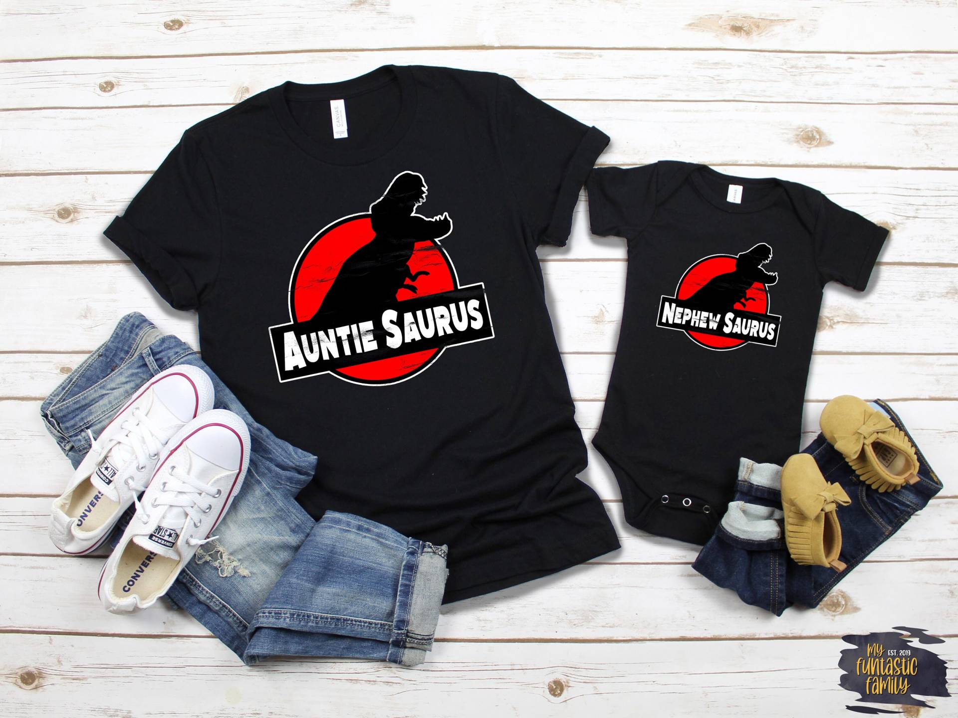 Passende Tante Und Neffe Shirts, Lustige Dinosaurier Benutzerdefinierter Name Dinosaurier, Saurus, Geschenk Für Neffen Passende Tante Und Neffe Shirts, Lustige Dinosaurier Benutzerdefinierter Name Dinosaurier, Saurus, Geschenk Für Neffen von MyFuntasticFamily