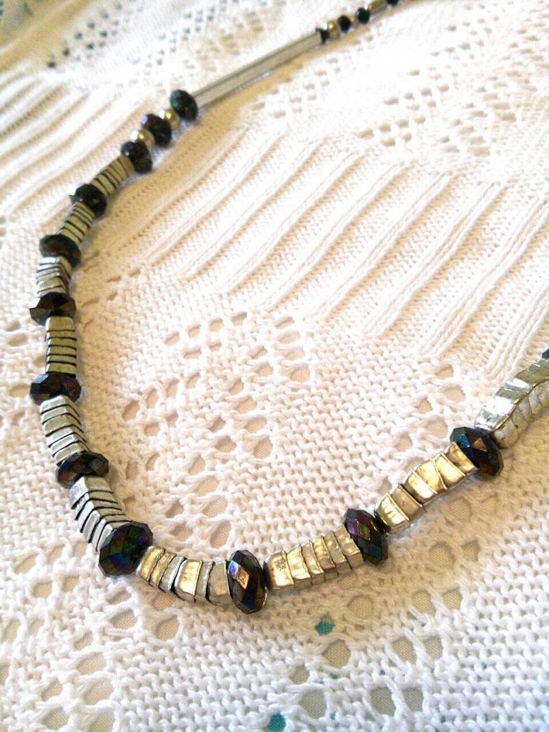 Vintage Metal Bead Halskette Schwarze Perle Goth Punk Schmuck Vintage Metal Bead Halskette Schwarze Perle Goth Punk Schmuck von MyHappyFinds